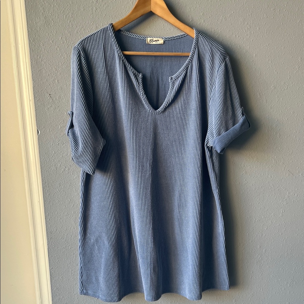 Elegant Blue Ribbed top